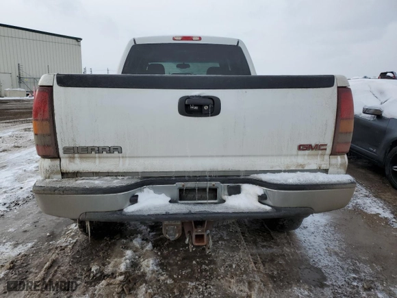 2003 GMC Sierra 1500HD SLE with VIN 1GTGK13UX3F218073, listed as a Copart auction lot 73334613 with NaN miles and Salvage Title. Bid and sale history available at carsss.com. Image 6.