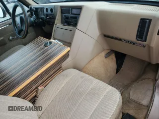 1995 GMC Rally z VIN 1GJGG39K6SF525508, wystawiony jako Copart lot #74144674 z przebiegiem Nie podano mil oraz Szkody całkowita. Historia ofert i sprzedaży dostępna na DreamBid. Obrazek 8.