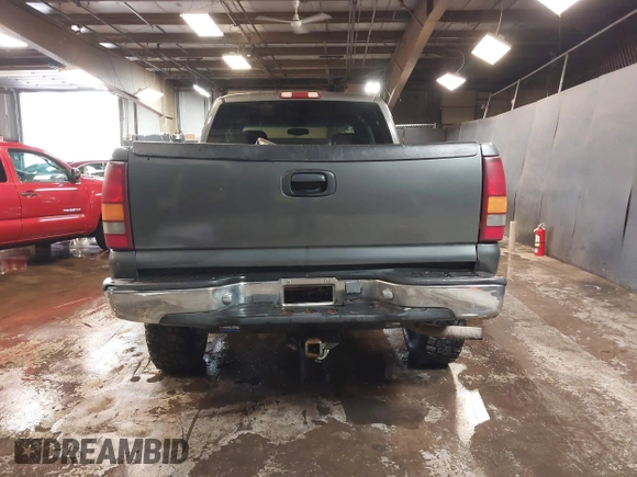 2000 GMC Sierra 1500 SLE with VIN 1GTEK19T0YZ211077, listed as a IAAI auction lot 41626980 with 224,823 mi miles and . Bid and sale history available at DreamBid. Image 16.