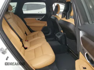 2017 Volvo V90 z VIN YV4A22NL0H1007496, wystawiony jako Copart lot #44589014 z przebiegiem 26 340 mil mil oraz . Historia ofert i sprzedaży dostępna na DreamBid. Obrazek 10.
