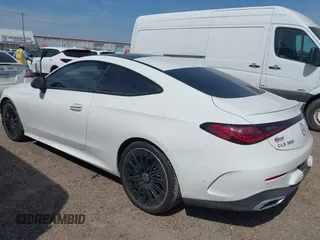 2024 Mercedes-Benz CLE 300 z VIN W1KMJ4HB6RF031846, wystawiony jako IAAI lot #42030676 z przebiegiem 7 544 mil mil oraz . Historia ofert i sprzedaży dostępna na DreamBid. Obrazek 3.