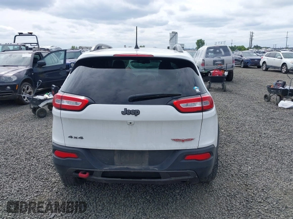 2017 Jeep Cherokee Trailhawk L Plus z VIN 1C4PJMBS2HD218558, wystawiony jako IAAI lot #42239283 z przebiegiem 147 838 mil mil oraz . Historia ofert i sprzedaży dostępna na DreamBid. Obrazek 16.