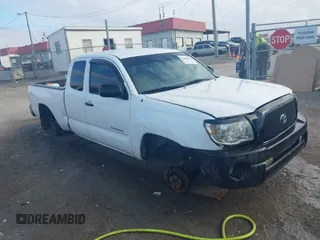 2010 Toyota Tacoma z VIN 5TETX4CN4AZ715260, wystawiony jako IAAI lot #41408542 z przebiegiem 206 568 mil mil oraz . Historia ofert i sprzedaży dostępna na DreamBid. Obrazek 1.