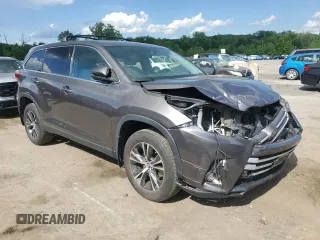 2019 Toyota Highlander LE with VIN 5TDBZRFH5KS930038, listed as a Copart auction lot 61880015 with 85,641 mi miles and Salvage title. Bid and sale history available at DreamBid. Image 4.