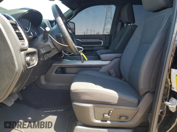 2024 Ram 2500 Big Horn z VIN 3C6UR5DL0RG298980, wystawiony jako Copart lot #59117305 z przebiegiem 16 610 mil mil oraz Szkoda całkowita • Salvage title. Historia ofert i sprzedaży dostępna na DreamBid. Obrazek 7.