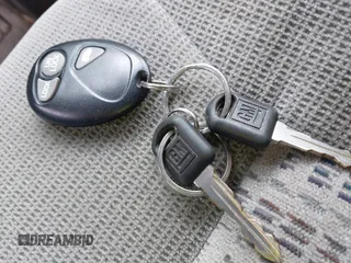 2004 Chevrolet Venture LS z VIN 1GNDX03E34D168452, wystawiony jako IAAI lot #42127298 z przebiegiem 142 827 mil mil oraz . Historia ofert i sprzedaży dostępna na DreamBid. Obrazek 11.
