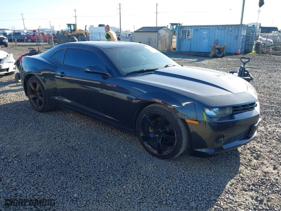 2014 Chevrolet Camaro LS with VIN 2G1FA1E31E9183026, listed as a IAAI auction lot 41738975 with 122,738 mi miles. Bid and sale history available at carsss.com. Image 1.