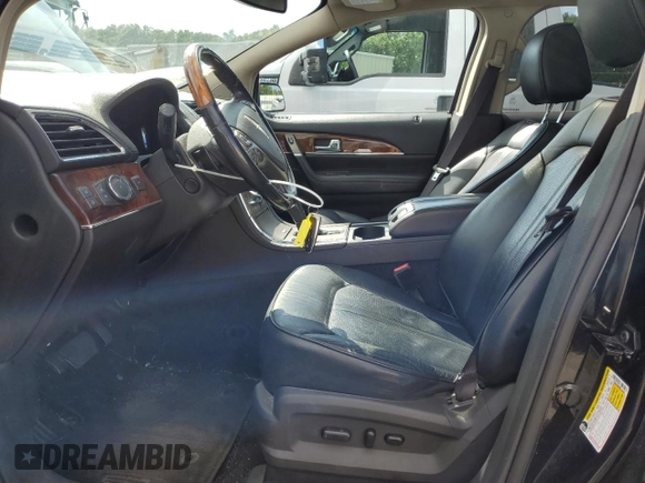 2013 Lincoln MKX with VIN 2LMDJ8JK9DBL13338, listed as a Copart auction lot 68213674 with 178,071 mi miles and Clean Title. Bid and sale history available at DreamBid. Image 7.