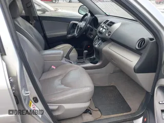 2008 Toyota RAV4 Ltd with VIN JTMZD31V786080588, listed as a IAAI auction lot 42154160 with 207,431 mi miles. Bid and sale history available at carsss.com. Image 5.