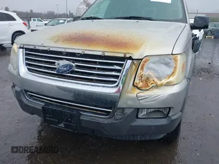 2006 Ford Explorer XLT with VIN 1FMEU73816ZA04465, listed as a IAAI auction lot 41803947 with 185,866 mi miles. Bid and sale history available at carsss.com. Image 6.