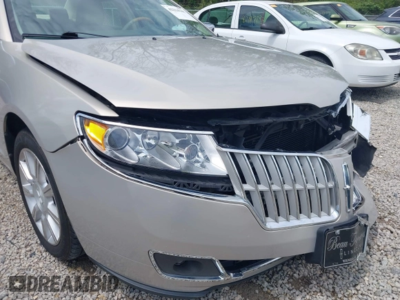 2010 Lincoln MKZ z VIN 3LNHL2GC0AR754146, wystawiony jako IAAI lot #42214165 z przebiegiem 88 913 mil mil oraz . Historia ofert i sprzedaży dostępna na DreamBid. Obrazek 18.