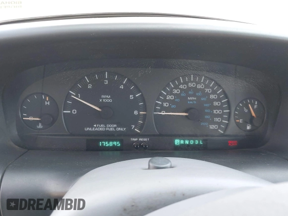 1996 Dodge Caravan SE with VIN 1B4GP44R8TB191926, listed as a IAAI auction lot 42028373 with 175,895 mi miles. Bid and sale history available at carsss.com. Image 7.
