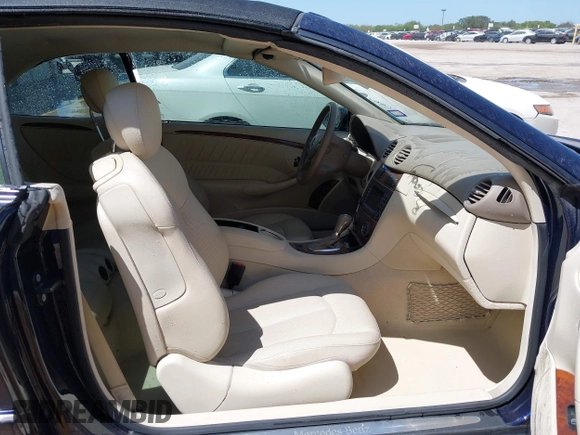 2009 Mercedes-Benz CLK 350 with VIN WDBTK56F69T109623, listed as a IAAI auction lot 42692297 with 111,140 mi miles and . Bid and sale history available at DreamBid. Image 5.