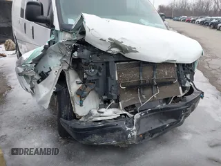 2015 Chevrolet Express Cargo z VIN 1GCZGUCG1F1101005, wystawiony jako IAAI lot #41314699 z przebiegiem 103 736 mil mil oraz . Historia ofert i sprzedaży dostępna na DreamBid. Obrazek 6.