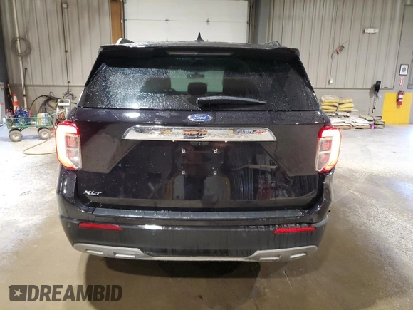 2024 Ford Explorer XLT with VIN 1FMSK7DH1RGA50482, listed as a Copart auction lot 53542645 with 33,721 mi miles and Clean Title. Bid and sale history available at carsss.com. Image 6.