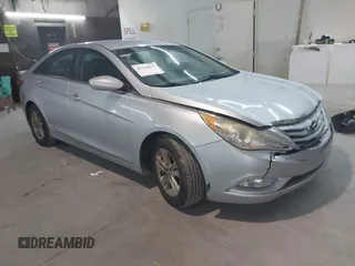 2013 Hyundai Sonata GLS z VIN 5NPEB4AC3DH720286, wystawiony jako IAAI lot #42330871 z przebiegiem 248 099 mil mil oraz . Historia ofert i sprzedaży dostępna na DreamBid. Obrazek 1.