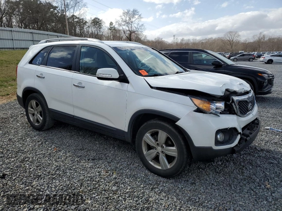 2013 Kia Sorento EX with VIN 5XYKU4A62DG415392, listed as a Copart auction lot 48107845 with 108,174 mi miles and Salvage Title. Bid and sale history available at DreamBid. Image 4.