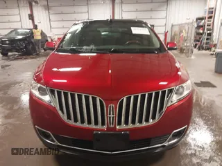 2014 Lincoln MKX z VIN 2LMDJ8JK7EBL00900, wystawiony jako IAAI lot #41714762 z przebiegiem 129 870 mil mil oraz . Historia ofert i sprzedaży dostępna na DreamBid. Obrazek 12.