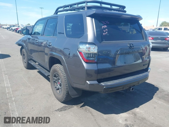 2023 Toyota 4Runner TRD Pro z VIN JTELU5JR3P6167676, wystawiony jako IAAI lot #41861287 z przebiegiem 25 795 mil mil oraz . Historia ofert i sprzedaży dostępna na DreamBid. Obrazek 3.