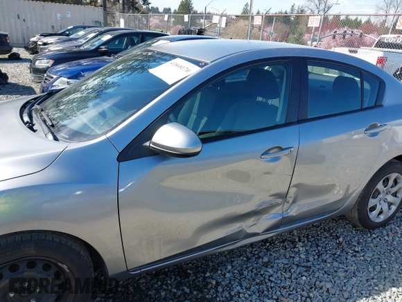 2011 Mazda Mazda3 i Sport with VIN JM1BL1UG4B1480828, listed as a IAAI auction lot 41868170 with 136,876 mi miles. Bid and sale history available at carsss.com. Image 6.