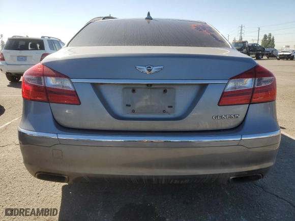 2014 Hyundai Genesis 3.8L with VIN KMHGC4DD9EU264887, listed as a Copart auction lot 46945255 with 193,252 mi miles and Clean Title. Bid and sale history available at carsss.com. Image 6.