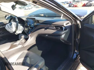 2022 Toyota Camry SE with VIN 4T1G11AK4NU690607, listed as a IAAI auction lot 41837156 with 10,924 mi miles. Bid and sale history available at carsss.com. Image 5.