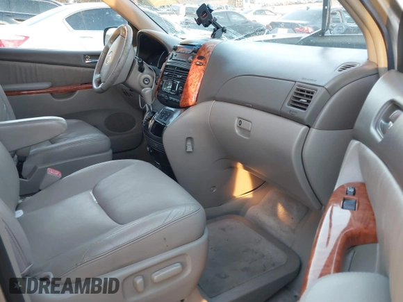2008 Toyota Sienna XLE with VIN 5TDZK22CX8S186191, listed as a IAAI auction lot 41232329 with 109,103 mi miles. Bid and sale history available at carsss.com. Image 5.
