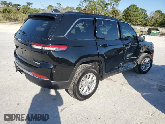 2025 Jeep Grand Cherokee Laredo with VIN 1C4RJHAG1SC278728, listed as a Copart auction lot 45920395 with 3,850 mi miles and Salvage Title. Bid and sale history available at DreamBid. Image 3.