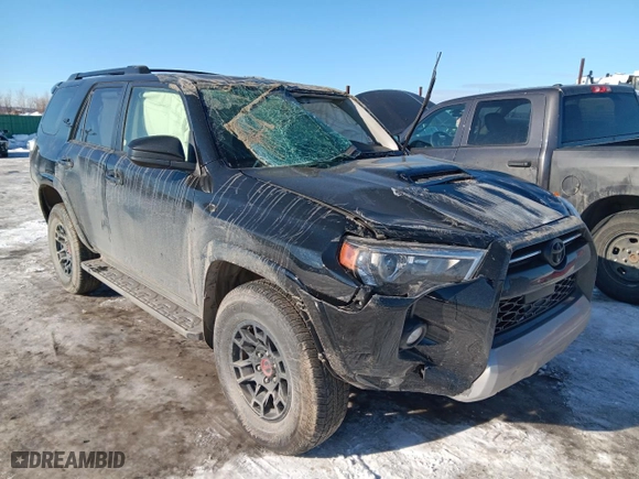 2023 Toyota 4Runner TRD Off Road with VIN JTEPU5JR0P6138475, listed as a Copart auction lot 50143525 with 17,187 mi miles and Clean Title. Bid and sale history available at carsss.com. Image 4.
