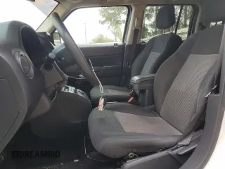 2015 Jeep Patriot Sport z VIN 1C4NJPBA7FD192035, wystawiony jako Copart lot #48484015 z przebiegiem 148 223 mil mil oraz Czysty tytuł • Clean title. Historia ofert i sprzedaży dostępna na DreamBid. Obrazek 7.