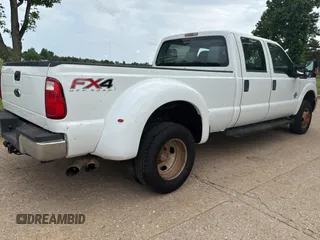 2015 Ford F-350 Lariat z VIN 1FT8W3DT5FEA69253, wystawiony jako Copart lot #58442895 z przebiegiem 317 670 mil mil oraz Czysty tytuł • Clean title. Historia ofert i sprzedaży dostępna na DreamBid. Obrazek 4.