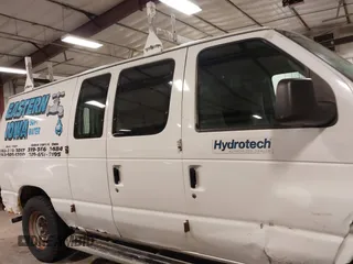 2006 Ford Econoline Cargo with VIN 1FTNE24W56DA13331, listed as a IAAI auction lot 41822424 with 370,496 mi miles and . Bid and sale history available at DreamBid. Image 14.