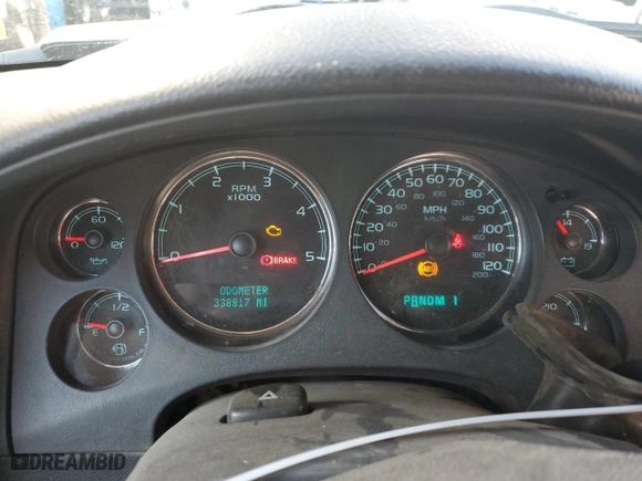 2008 Chevrolet Silverado 3500HD SRW LT w/1LT with VIN 1GCHK33638F220983, listed as a Copart auction lot 76046144 with 338,817 mi miles and Salvage Title. Bid and sale history available at carsss.com. Image 9.
