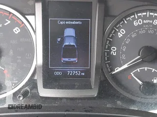 2020 Toyota Tacoma SR5 z VIN 3TMAZ5CN1LM139635, wystawiony jako IAAI lot #40994723 z przebiegiem 72 752 mil mil oraz . Historia ofert i sprzedaży dostępna na DreamBid. Obrazek 7.