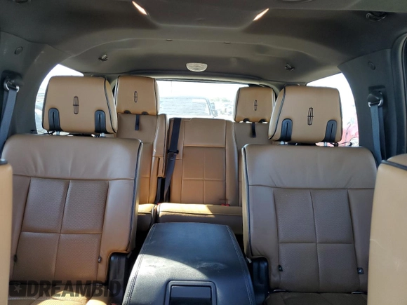 2011 Lincoln Navigator z VIN 5LMJJ2H58BEJ01847, wystawiony jako Copart lot #81804584 z przebiegiem 177 445 mil mil oraz Szkoda całkowita • Salvage title. Historia ofert i sprzedaży dostępna na DreamBid. Obrazek 10.