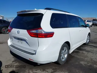 2018 Toyota Sienna LE Auto Access Seat with VIN 5TDKZ3DC9JS962977, listed as a IAAI auction lot 41312680 with 107,538 mi miles. Bid and sale history available at carsss.com. Image 4.