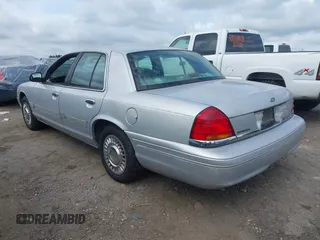 2000 Ford Crown Victoria Police Interceptor с VIN 2FAFP71W0YX183498, выставлен на аукционе IAAI как лот 42388246 с пробегом 250 591 миль миль и . История ставок и продаж доступна на DreamBid. Изображение 3.