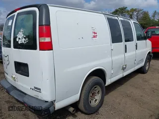 2007 Chevrolet Express Cargo Van with VIN 1GCGG25V571234701, listed as a IAAI auction lot 41684130 with 999,999 mi miles. Bid and sale history available at carsss.com. Image 4.