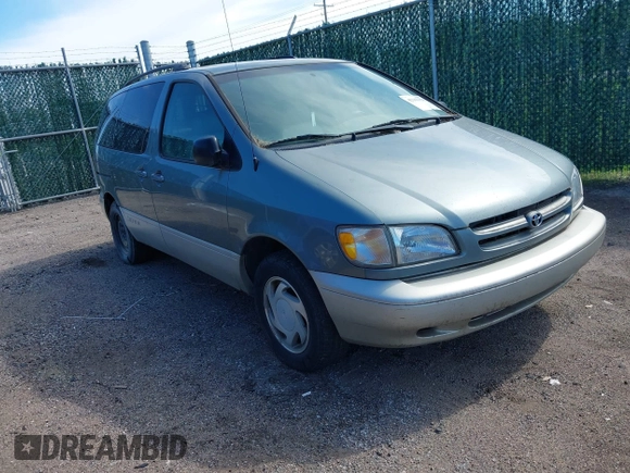 2000 Toyota Sienna LE with VIN 4T3ZF13C6YU173739, listed as a IAAI auction lot 42162320 with 173,659 mi miles. Bid and sale history available at carsss.com. Image 1.