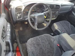 2000 GMC Sonoma SLS with VIN 1GTCS19W1Y8114591, listed as a Copart auction lot 70182694 with 182,093 mi miles and Salvage Title. Bid and sale history available at carsss.com. Image 8.