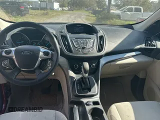 2013 Ford Escape SE с VIN 1FMCU9G95DUD25554, выставлен на аукционе Copart как лот 45386085 с пробегом Не указан миль и Чистый • Clean title. История ставок и продаж доступна на DreamBid. Изображение 9.