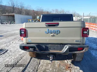 2020 Jeep Gladiator Overland with VIN 1C6HJTFG4LL169647, listed as a IAAI auction lot 41339933 with 85,246 mi miles and . Bid and sale history available at DreamBid. Image 16.