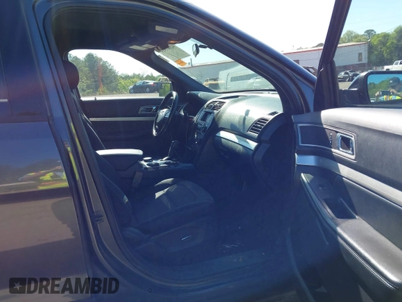 2017 Ford Explorer XLT z VIN 1FM5K8D85HGC79264, wystawiony jako IAAI lot #42007539 z przebiegiem 221 897 mil mil oraz . Historia ofert i sprzedaży dostępna na DreamBid. Obrazek 5.