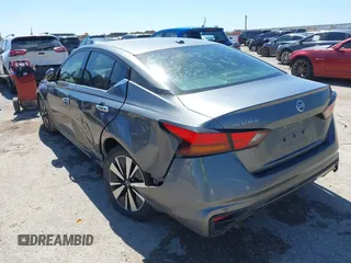 2019 Nissan Altima SL with VIN 1N4BL4EV6KC136118, listed as a IAAI auction lot 41837901 with 101,168 mi miles and . Bid and sale history available at DreamBid. Image 3.