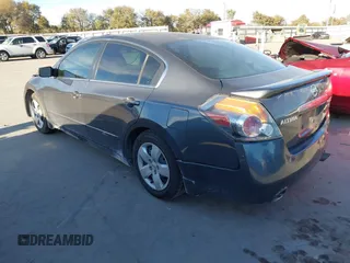 2007 Nissan Altima 2.5 with VIN 1N4AL21E87C213018, listed as a IAAI auction lot 40932058 with 195,817 mi miles. Bid and sale history available at carsss.com. Image 3.