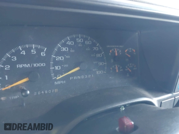 1999 Chevrolet Suburban with VIN 3GNEC16R8XG145731, listed as a IAAI auction lot 41546754 with 204,902 mi miles. Bid and sale history available at carsss.com. Image 7.
