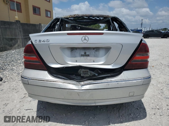 2005 Mercedes-Benz C 240 с VIN WDBRF61J75F592502, выставлен на аукционе Copart как лот 58052075 с пробегом Не указан миль и На запчасти • Non repairable. История ставок и продаж доступна на DreamBid. Изображение 6.