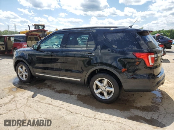 2018 Ford Explorer XLT with VIN 1FM5K7D82JGB94480, listed as a Copart auction lot 55588825 with 98,901 mi miles and Salvage title. Bid and sale history available at DreamBid. Image 2.