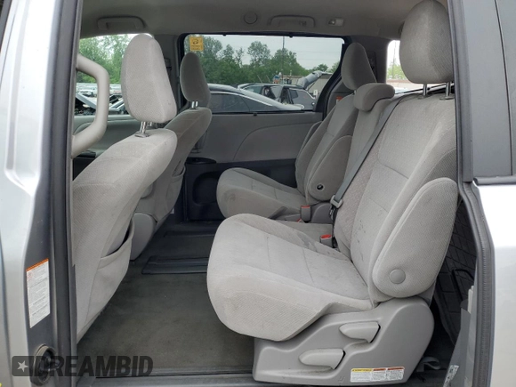 2018 Toyota Sienna LE Auto Access Seat with VIN 5TDKZ3DC8JS901748, listed as a Copart auction lot 58890095 with 99,162 mi miles and Salvage title. Bid and sale history available at DreamBid. Image 11.