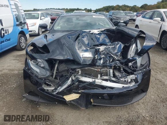 2017 Aston Martin DB11 z VIN SCFRMFAV5HGL02557, wystawiony jako Copart lot #74946544 z przebiegiem Nie podano mil oraz Szkody całkowita. Historia ofert i sprzedaży dostępna na DreamBid. Obrazek 5.